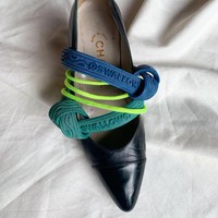 Putri Samboda tertarik membuat produk fashion dari bungkus bekas makanan karena pada dasarnya dia adalah orang yang tidak suka terlihat monoton. Dia juga tak melulu mengikuti tren fashion.Aku sering ngerasa bosen sama wardrobe yang aku punya dan fast fashion industry in general. Basically Im just combining two things I like: food dengan fashion, katanya. Foto: Instagram @putrisamboda.