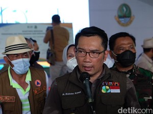 Tangan Ridwan Kamil Tercakar Ibu-ibu hingga Luka, Intip Momennya
