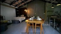 Saking sukanya dengan masak, rumah ini didominasi dengan dapur dan ruang makan. Foto: YouTube Trans TV