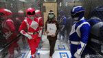 Saat Power Rangers Kunjungi Kantor OJK di Solo