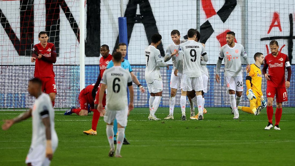 Bayern Munich masuk buku rekor usai mencetak empat gol dalam 15 menit ke gawang RB Salzburg tadi malam. (Foto: Getty Images/Alexander Hassenstein)