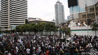 Mereka melakukan aksi unjuk rasa di Kedutaan Besar Prancis, Jakarta, Rabu (4/11/2020).