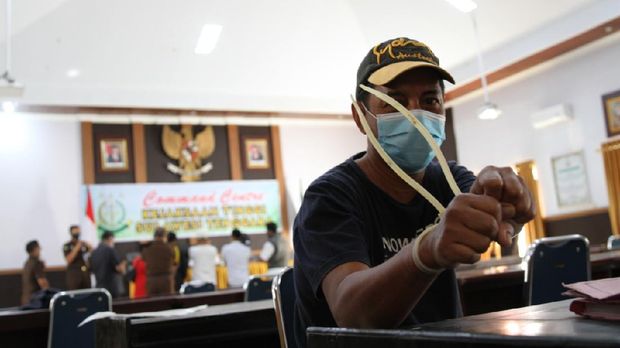 Tim Kejagung tangkap eks Kadis Kesehatan Kolaka Timur, dr Herry Faisal, yang buron 4 tahun usai divonis kasus korupsi 2014 (dok. Istimewa)