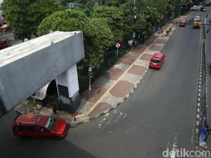 Trotoar Pasar Rebo Bersih Dari PKL