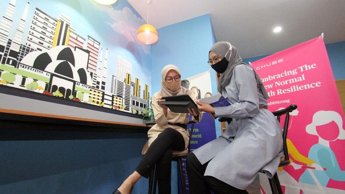 Chubb Life Indonesia resmi memperkenalkan kantor yang telah ditransformasi di Tangerang. Desain kantor menghadirkan nuansa millenial.