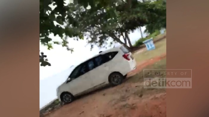 Viral sepasang PNS di Bintan Kepri diduga mesum di dalam mobil (Screenshot 20detik)