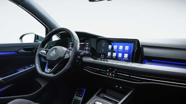 VW luncukan Golf dengan peningkatan performa.