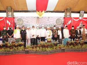 Setangkup Kerinduan Pengungsi Syiah Sampang Kembali ke Kampung Halaman