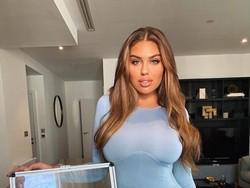 Foto: Penampilan Bintang Reality TV yang Dadanya Mati Rasa Gara-gara Implan