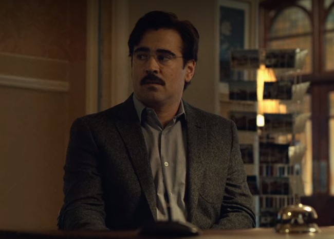 Colin Farrell menaikkan berat badan hingga 20,4 kg dalam 2 bulan demi main di film Lobster. Dia berhenti olahraga dan bergerak, bahkan meminta adiknya mengantarnya dengan mobil kemanapun, agar tidak ada kalori yang terbakar. Sehari-harinya Collin mengasup 4.000 kalori dengan mengonsumsi cheeseburger, kentang goreng, Coca Cola, dan dua potong kue cokelat di malam hari. Foto: Istimewa