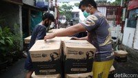 Kalaupun berisi sembako, hanya berisi makanan yang berkarbohidrat. Sedikit sekali yang mengandung nutrisi lain, terutama vitamin.