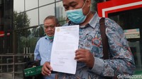 Diberitakan sebelumnya, Boyamin Saiman menyerahkan uang SGD 100 ribu ke KPK pada Rabu (7/10). Boyamin menduga uang yang diterimanya itu terkait kasus suap Djoko Tjandra.
