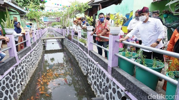 Bupati Abdullah Azwar Anas