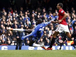Mungkin MU Lupa Betapa Ngerinya Demba Ba