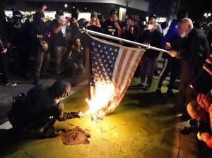 Massa Anti-Trump Berbuat Rusuh di Portland, 8 Orang Ditangkap