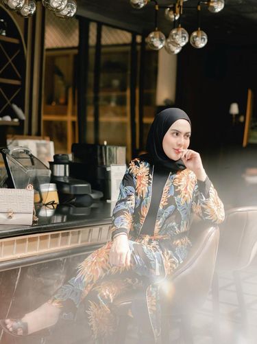 Anggita Sari yang mantap berhijab