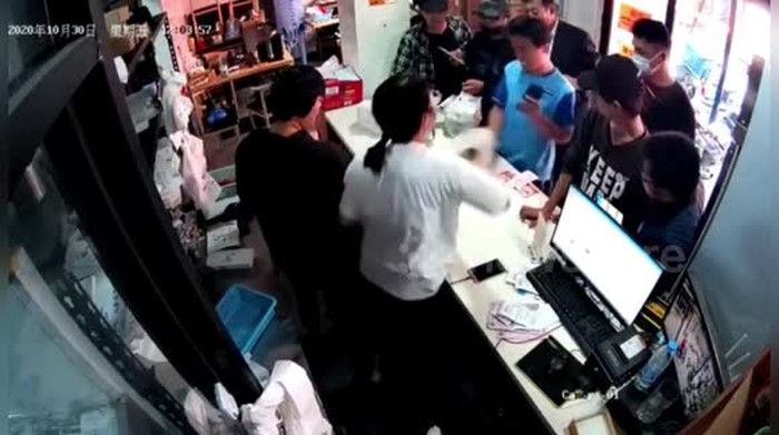 Emosi Berat! Pengantar Makanan Ini Berakhir Dipukuli Pegawai Restoran