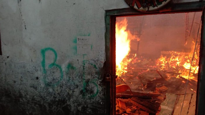 Empat kontrakan dan satu rumah di Bandung ludes terbakar