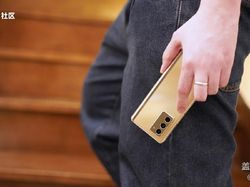 Dear Sultan, Ini HP Layar Lipat Mewah Samsung Harga Rp 43 Juta