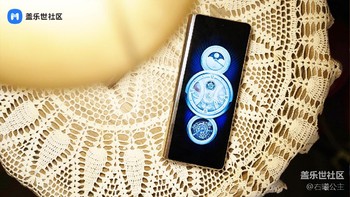 Sultan minat dengan ponsel ini? Siapkan dana Rp 43 juta saja. Hanya saja saat ini hanya tersedia di China (Foto: Samsung Member China)
