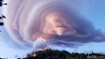 Subhanallah, Dua Awan Lentikularis Hiasi Langit Gunung Welirang-Anjasmoro
