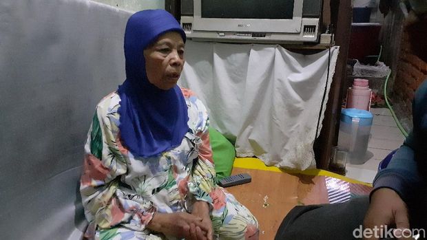 Ibunda Ade Londok angkat bicara mengenai anaknya yang kapok tampil di TV