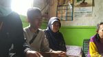 Ini Sosok Pemulung Viral yang Baca Alquran di Trotoar
