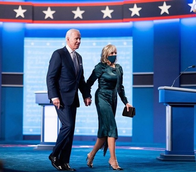 Dia telah mengembalikan hidupku. Dia (Jill) membuatku berpikir bahwa keluargaku bisa utuh lagi, tulis Joe di memoir-nya Promises to Keep. Foto: Instagram/@drbiden
