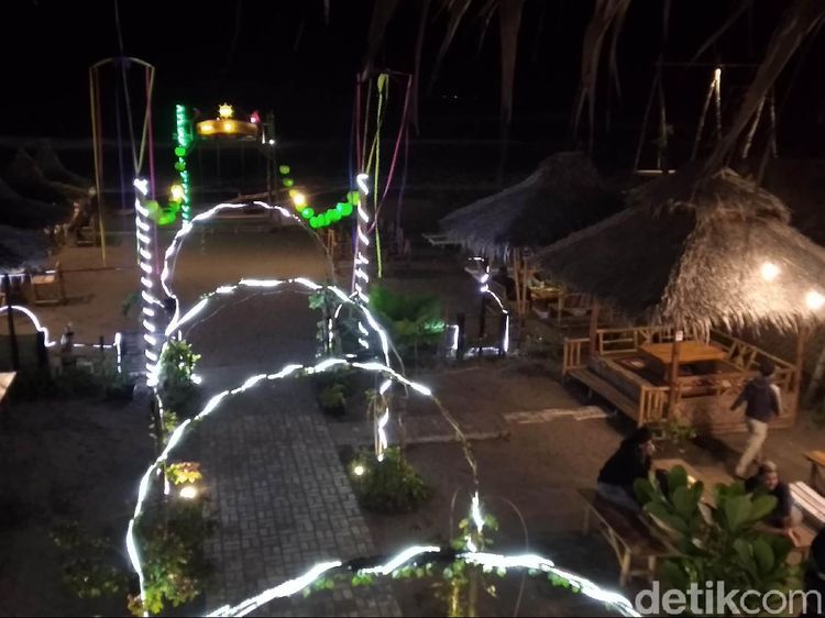 Potret Wisata Malam yang Hits di Pangandaran