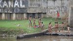 Kegirangan di Water Park Kanal Banjir Barat