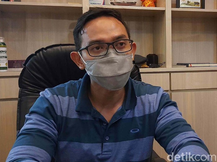 Kepala Bagian Humas Pemkot Surabaya, Febriadhitya Prajatara