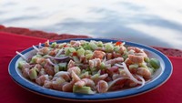 Di Mexcaltitán, udang yang baru ditangkap pada musimnya disajikan dalam banyak menu udang ceviche atau tlaxtihuil. Makanan khas ini berbentuk sup udang tradisional berbahan dasar jagung.