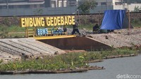 Beragam jenis ikan dengan berbagai ukuran bisa didapatkan oleh para pemancing di sini. Dari mulai jenis ikan mas hingga ikan nila, dengan ukuran dua hingga lima jari orang dewasa.  (Wisma Putra/detikcom)
