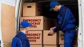 Meme ini bisa dianggap sindiran atau dukungan terhadap pemungutan suara lewat surat (Twitter)