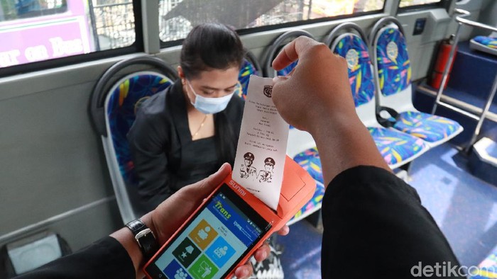 Naik TMB dan Bandros di Bandung bayarnya via apliksi