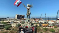 Ledakan Beirut yang dahsyat menyisakan banyak puing-puing dan reruntuhan. Seorang seniman asal Lebanon bernama Hayat Nazer pun menciptakan sebuah patung indah dari sisa-sisa ledakan itu. (dok. Hayat Nazer)