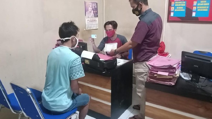 Pelaku JA diamankan Polsek Blora.
