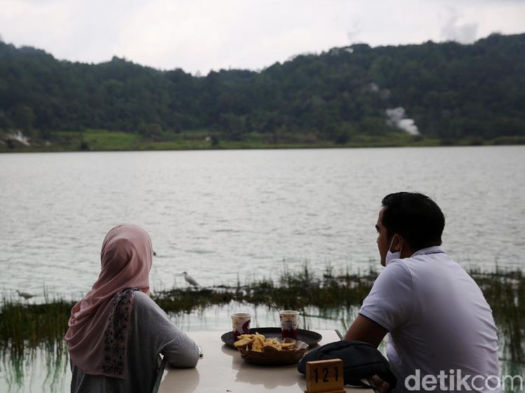 Pesona Danau Linow Sulawesi Utara