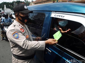Pemerintah Bagikan 35 Juta Masker Gratis untuk Masyarakat