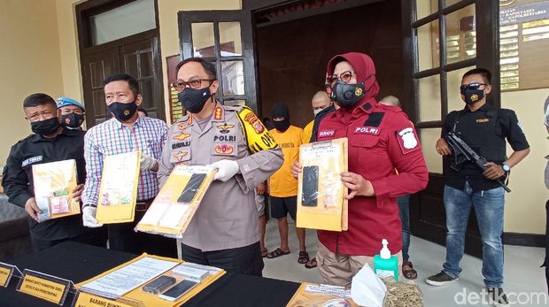 Polisi Bongkar Sindikat Ekstasi 'Cap Hulk' di Bandung