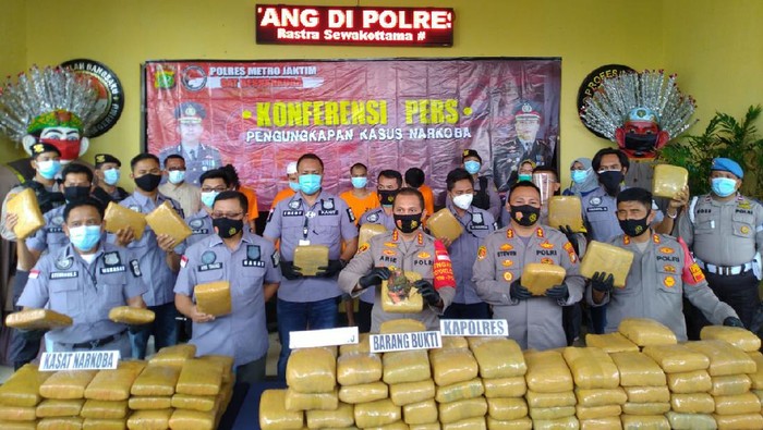 Polres Jaktim sita 159 kilogram ganja dari jaringan narkoba