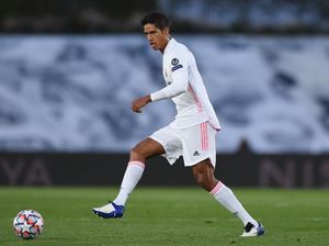Empat Bek Tengah Incaran Manchester United