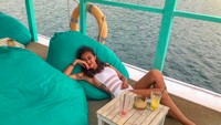 Wanita yang hobi traveling ini sepertinya sangat menyukai pantai dan laut. Ia sering bagikan momen liburan di dua lokasi ini. Foto: Instagram allaboutfelisha