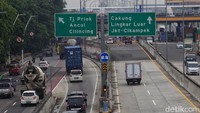 PT Jasa Marga (Persero) Tbk mengumumkan tarif Jalan Tol Lingkar Luar Jakarta (Jakarta Outer Ring Road/JORR) akan naik dari kisaran Rp15 ribu sampai Rp30 ribu menjadi Rp16 ribu sampai Rp31.500 per kendaraan dalam waktu dekat. 
