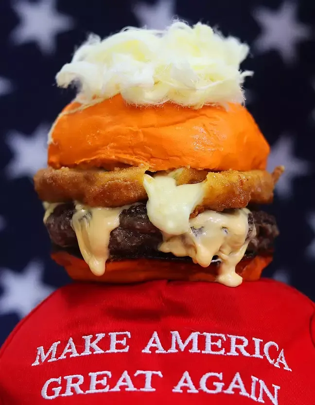 Sajikan Burger Bentuk Wajah Donald Trump, Restoran Ini Malah Dikritik