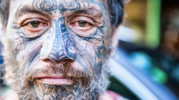 Suku Maori memiliki tato khas, tato moko