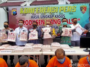 Pengakuan Pembuat Uang Palsu Rp 16 Miliar yang Ditangkap Polisi Surabaya