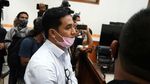 Suasana di Ruang Sidang saat Vanessa Angel Divonis 3 Bulan Bui