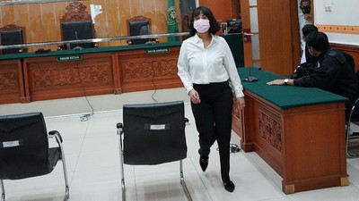 Suasana di Ruang Sidang saat Vanessa Angel Divonis 3 Bulan Bui
