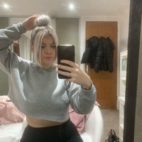 Karena payudaranya yang besar, remaja tersebut pun tidak nyaman dalam beraktivitas sebab takut mendapat pandangan, komentar atau perlakuan tidak menyenangkan dari orang. Karena itu, ia malah merasa jika berkat tersebut adalah sebuah kutukan. Foto: Instagram @viicckkyx